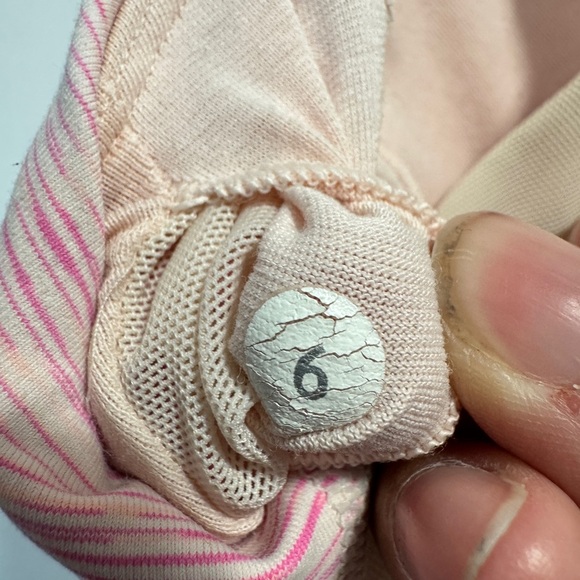 Lululemon Run: Hook Me Up Bra Pink - Picture 6 of 10